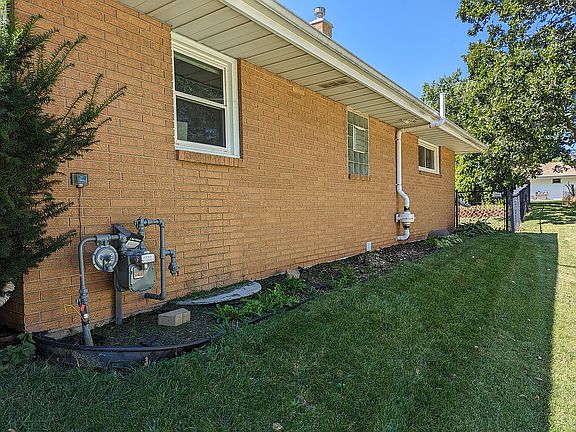 4th image of 2202 Delcy Dr