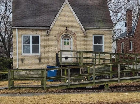 633 E 153rd St, Phoenix, IL 60426