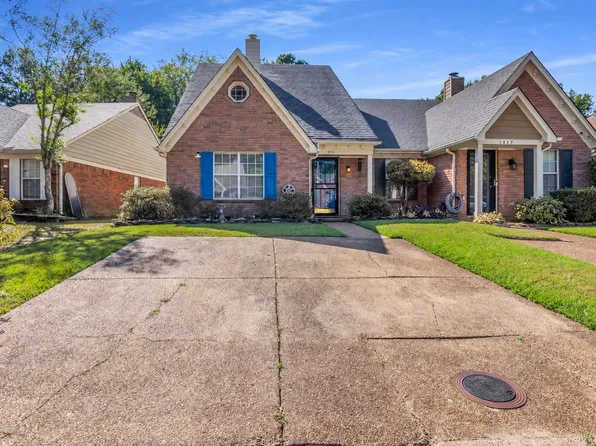1515 Beaver Trail Dr, Cordova, TN 38016