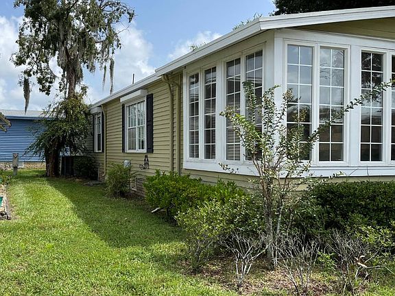 5th image of 375 Lake Point Dr