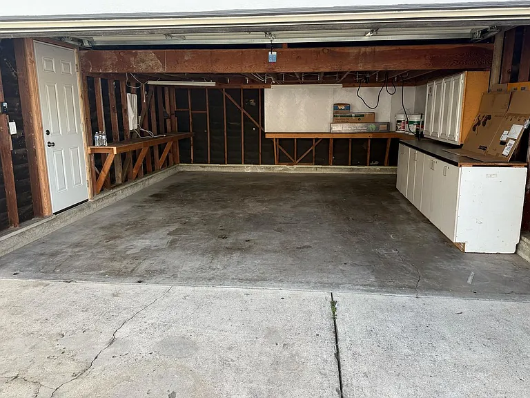 2932 Allred St — Photo 6