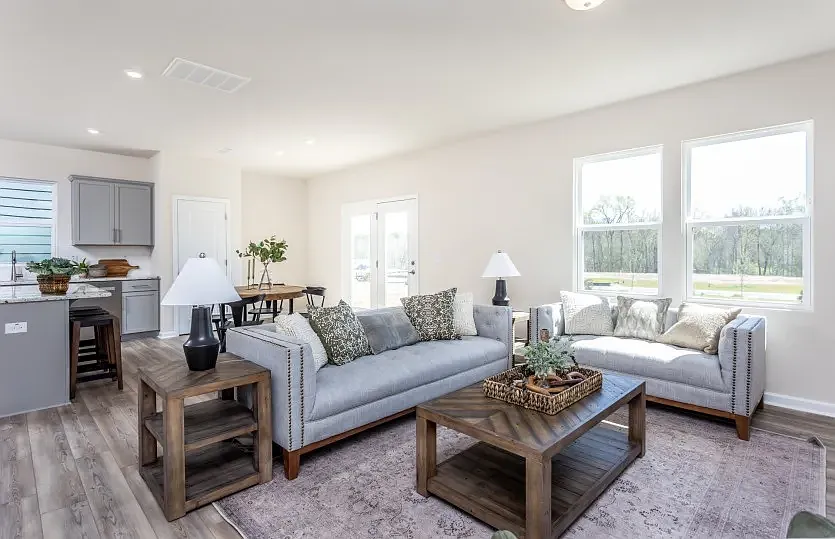 3 bed, 1923 sqft, $1,999 — Photo 4