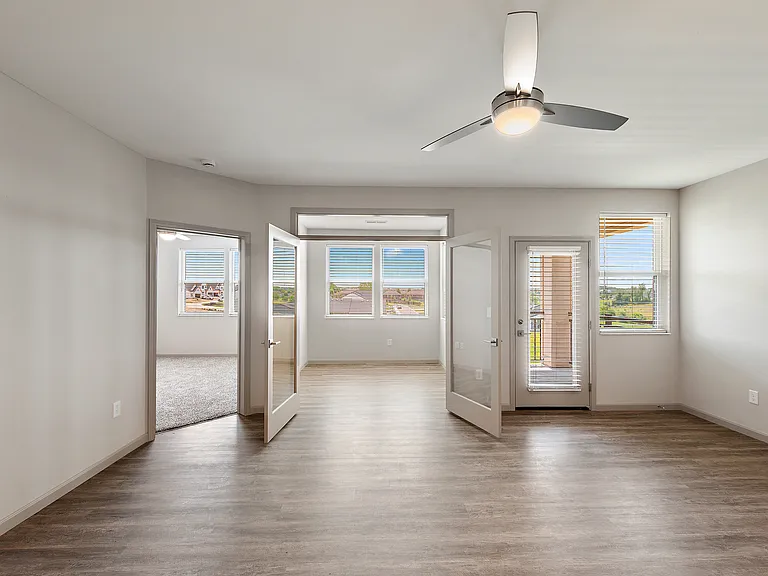 19Nineteen Promenade — Photo 104