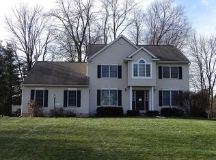 2 Duchess Path, Halfmoon, NY 12065