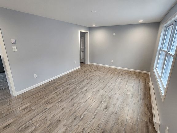 2nd image of 56 Brattle St