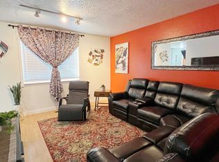7533 Regal Mountain Dr, Anchorage, AK 99504