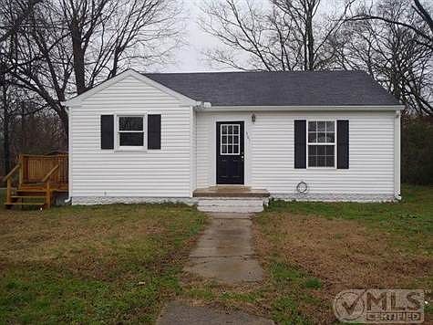 3rd image of 301 Oak St