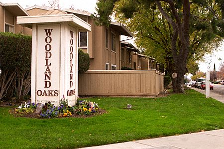 Woodland Oaks Monument Sign