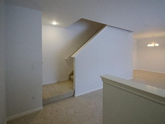 3rd image of 9517 Lakeside Dr