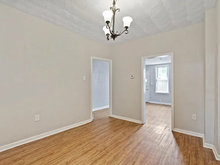 40 Laurel St — Photo 6