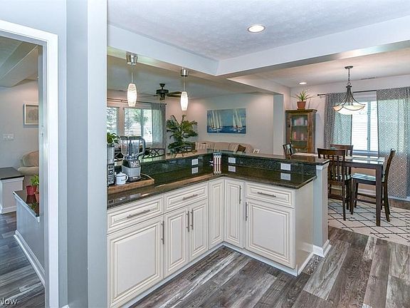 5th image of 6153 Thunderbird Dr