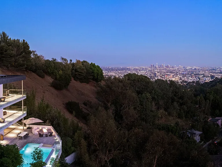 7080 W Mulholland Dr — Photo 3