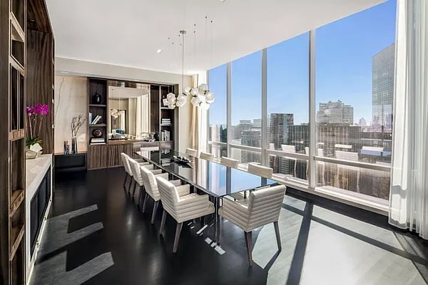 Sold by Extell Marketing Group | media 26