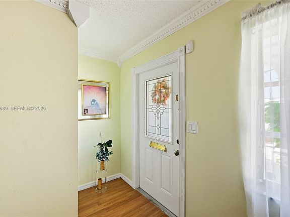 5th image of 1702 SW 22nd St