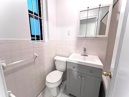 5th image of 22 W 77th St #74