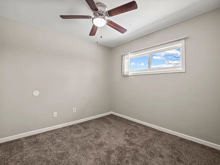 Ranch Apartment Homes in Great Troy Location — Photo 28