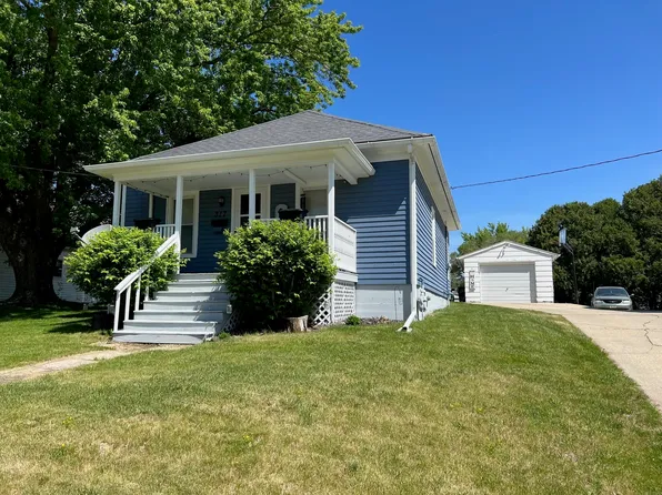 317 E Plum St, West Union, IA 52175