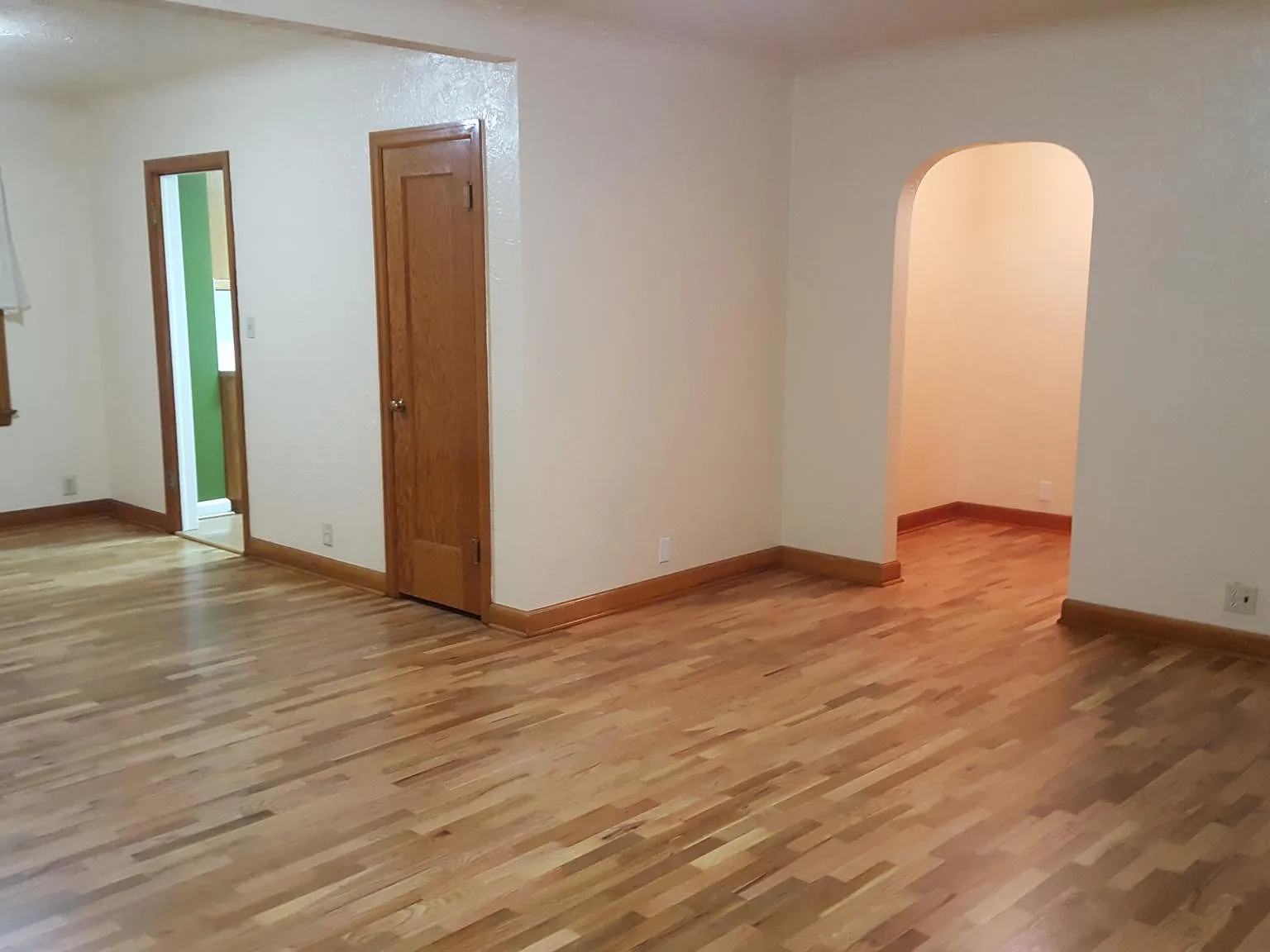 5 bed, 2064 sqft, $1,940 — Photo 2