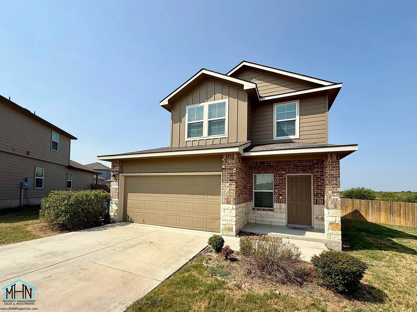 Spacious 2-Story 4-Bedroom, 2.5-Bath Home with Huge Backyard in Desirable Cobalt Canyon! — Photo 2