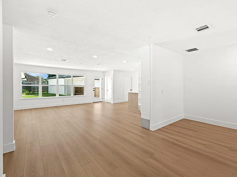 7631 Westwind Ln — Photo 10