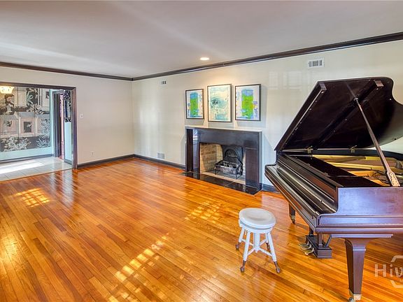 4th image of 4729 Oakview Drive