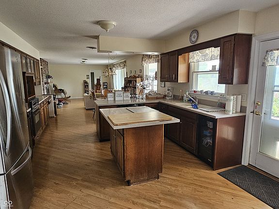 5th image of 3135 W South Dr