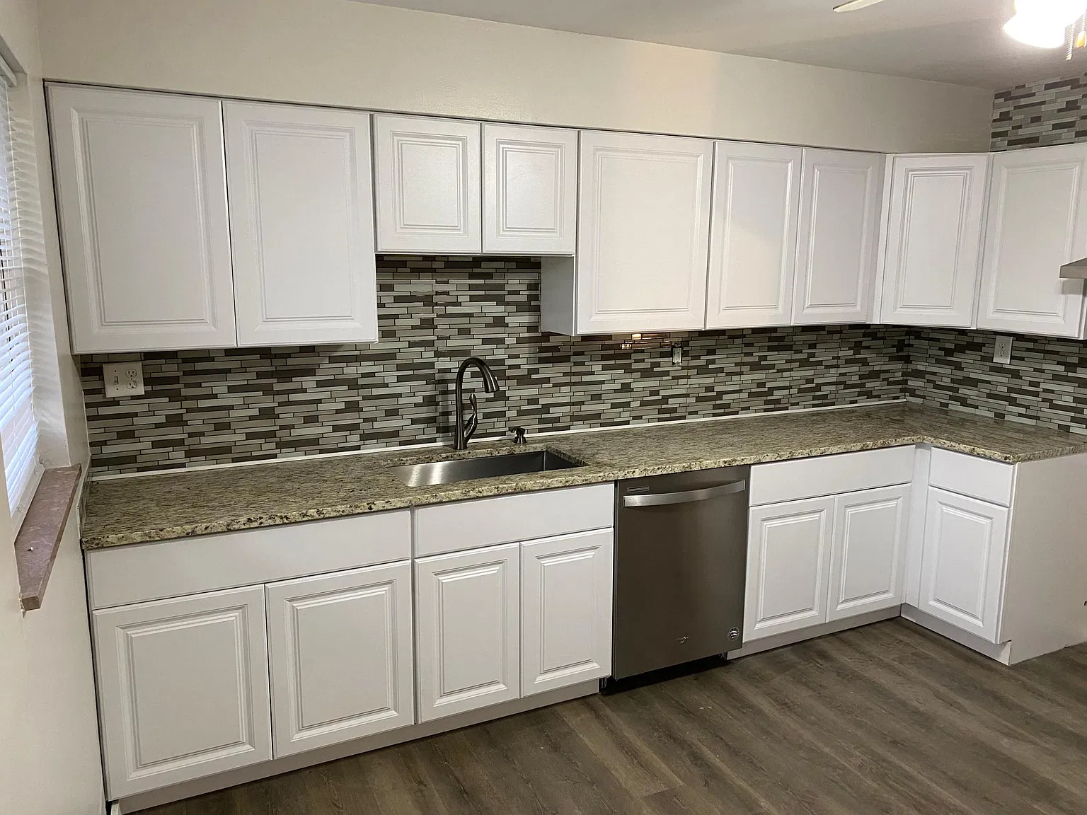 2 bed, 985 sqft, $1,500 — Photo 1