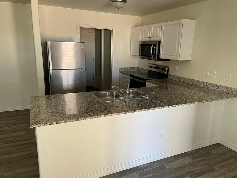 1008 W Nina Dr — Photo 16