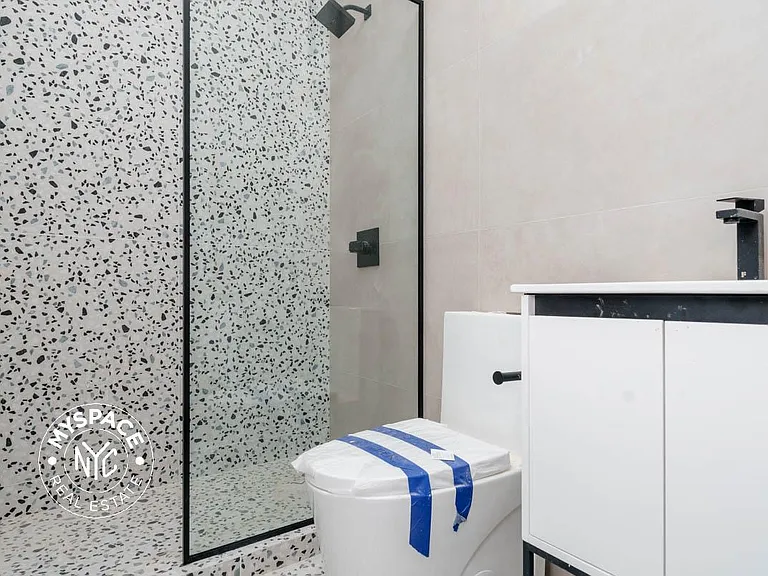 923 Broadway #4C — Photo 10