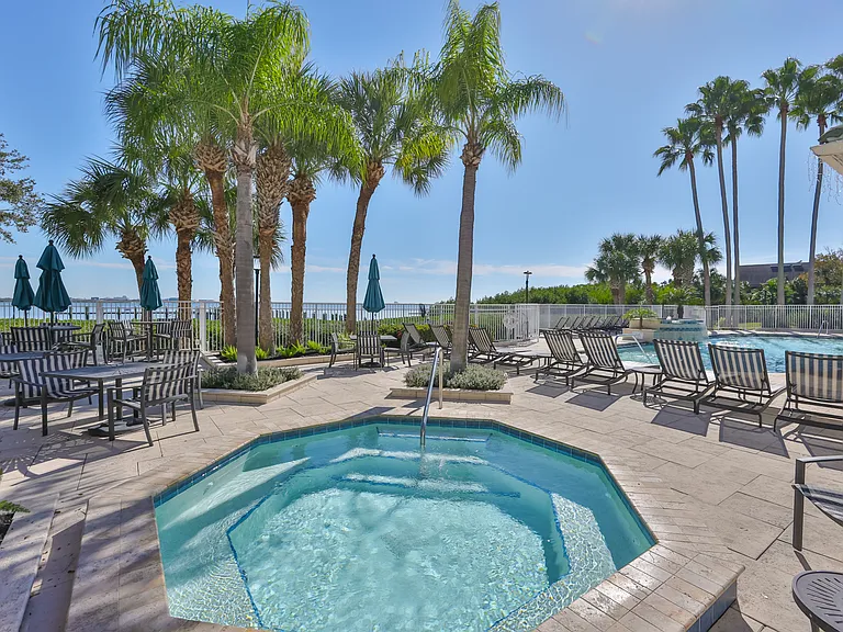 3202 Bay Club Cir #3202 — Photo 24