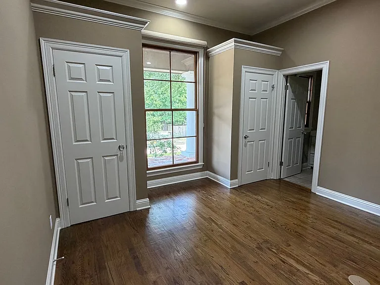 1073 Waters Edge Cir — Photo 19