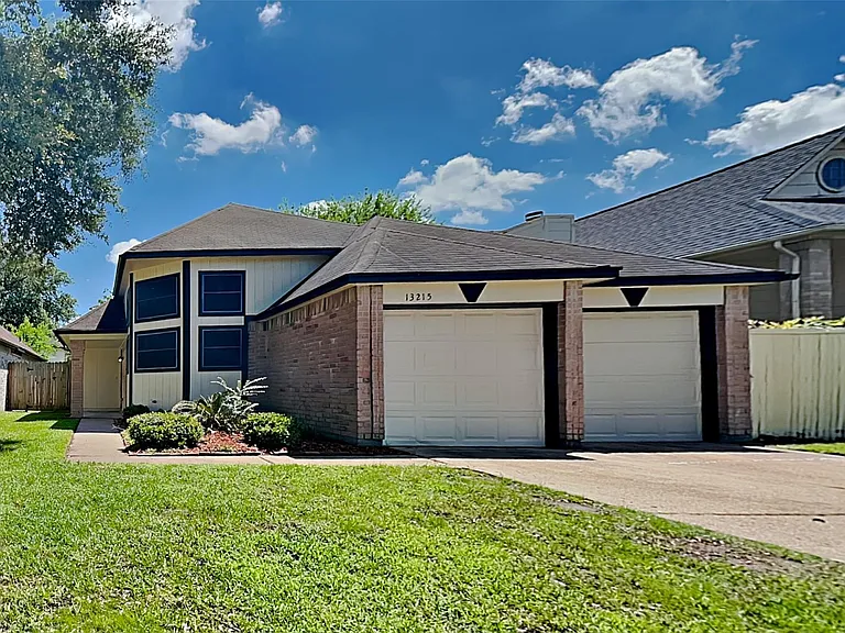 13215 Noblecrest Dr — Photo 1