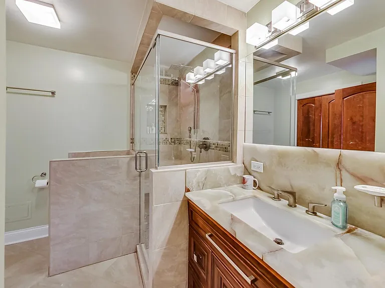 1850 N Clark St #1205 — Photo 16