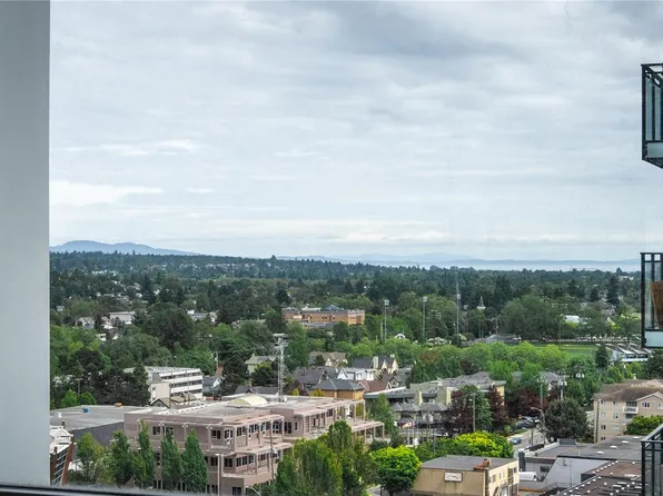 777 Herald St #1707, Victoria, BC V8T 0C7
