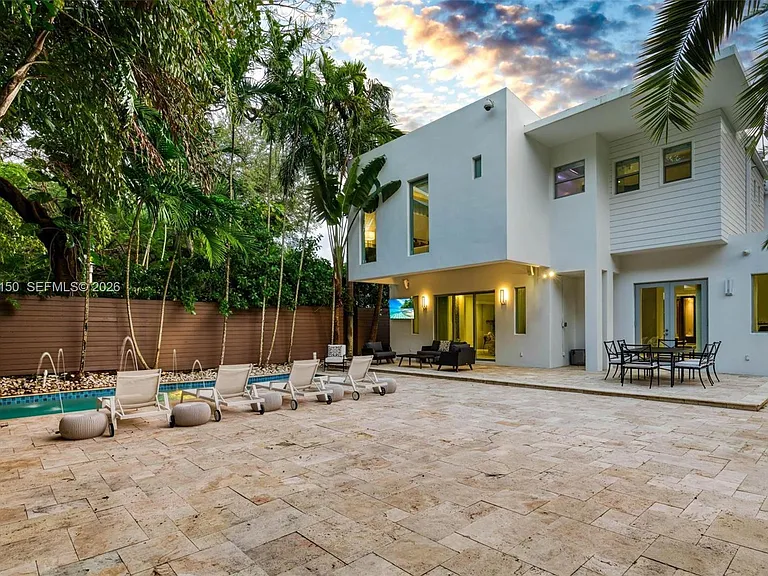 3917 S Le Jeune Rd — Photo 121