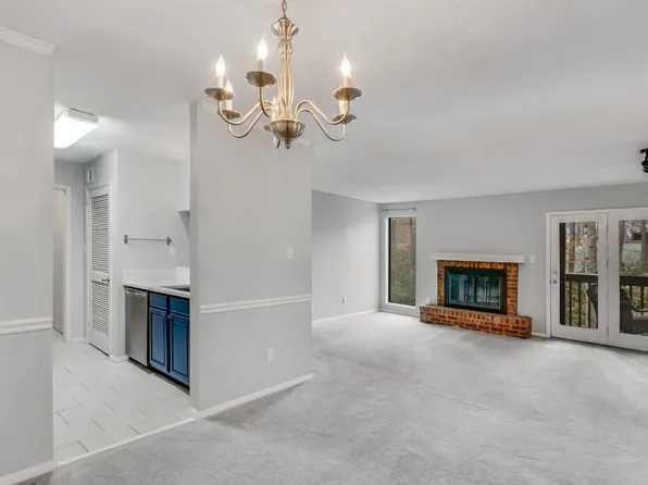 822 Tuxworth Cir, Decatur, GA 30033