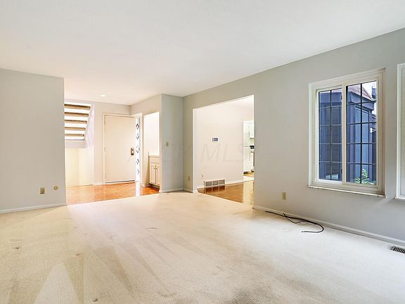 5th image of 111 Saint Julien Dr
