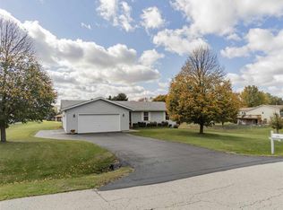 6641 Sutter Dr, Roscoe, IL 61073