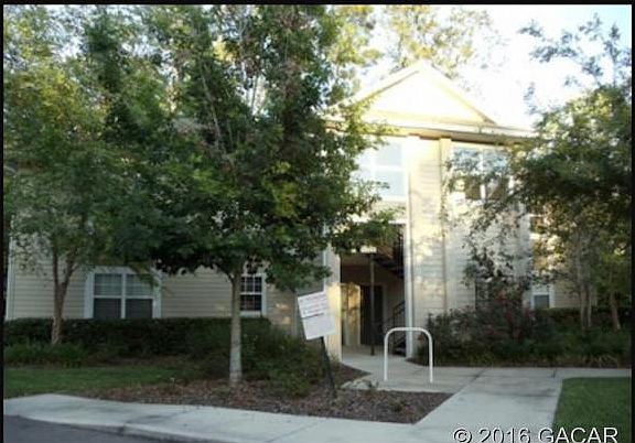 4th image of 820 NW 19th Ave #104