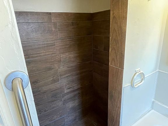 4th image of 233 W Mesquite Blvd #1