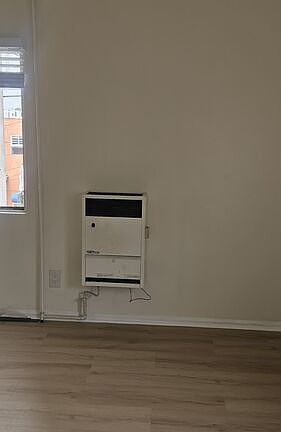 3rd image of 1421 S Westmoreland Ave APT 26