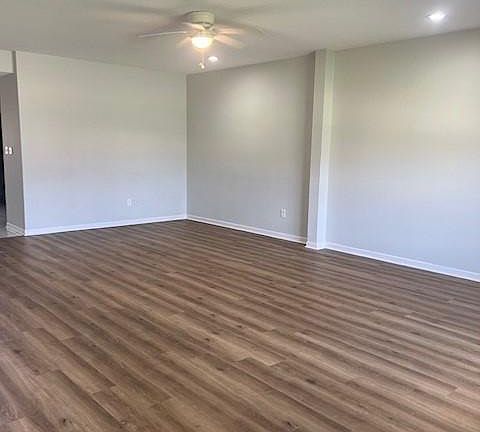 3rd image of 1509 N Vintage Ln