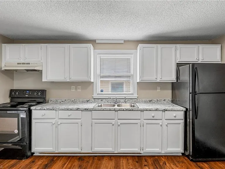 104 S Raleigh St — Photo 13