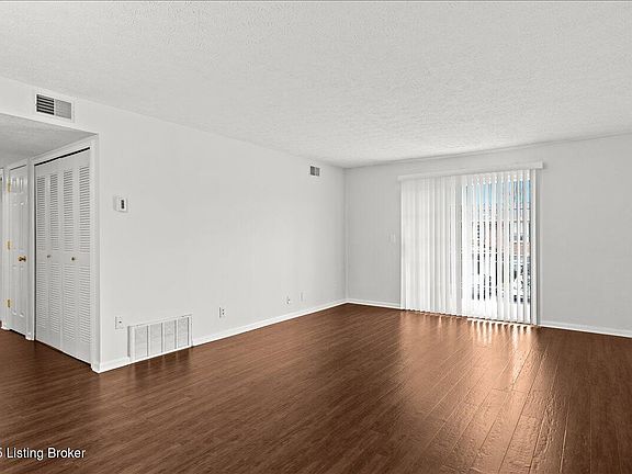3rd image of 4828 Westmar Ter APT 6