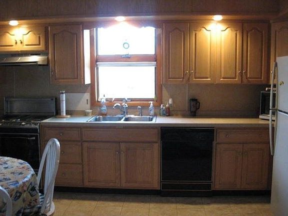 3rd image of 539 N 2nd St