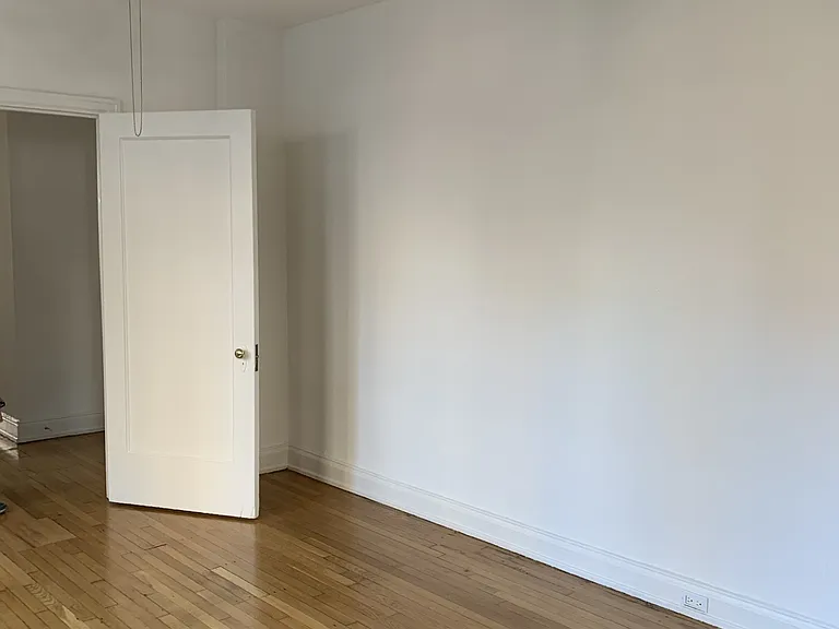 01 FP- 593 sq. feet