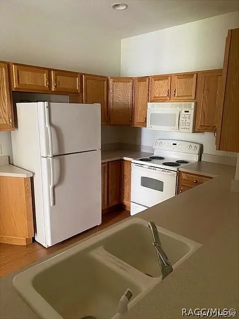 2 bed, 2.5 bath, 1663 sqft, $1,700 — Photo 3