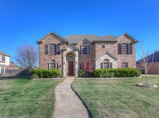 1332 Bassett Hound Dr, Fort Worth, TX 76103