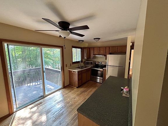 5th image of 19161 White Pine Dr