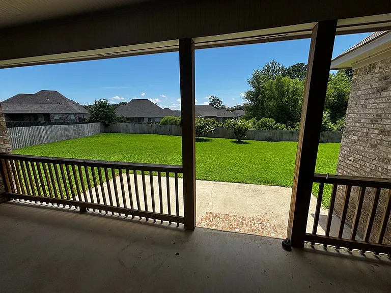 310 Candlewood Ct — Photo 15